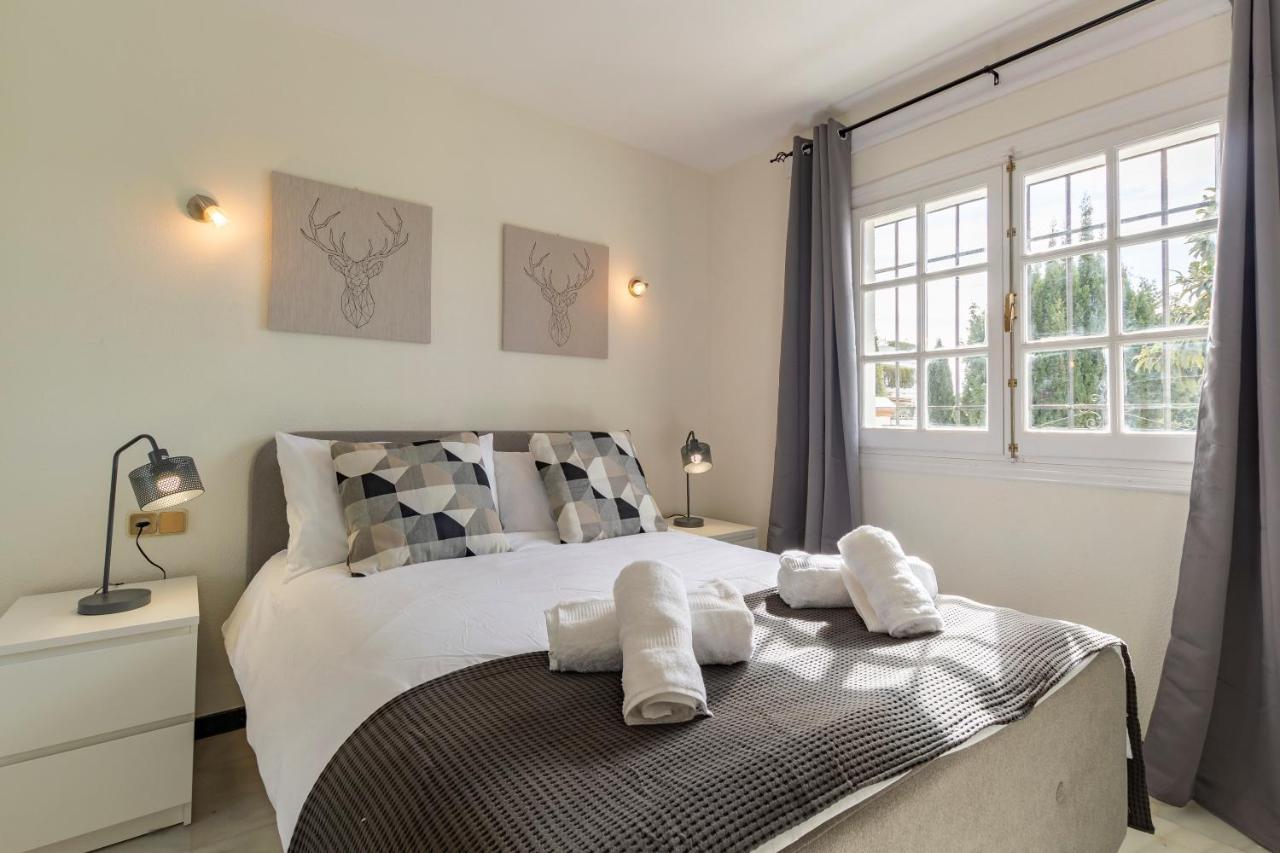 Sanders Golf - Lovely Two-Bedroom Apartment With Shared Pool Keflavík Ngoại thất bức ảnh